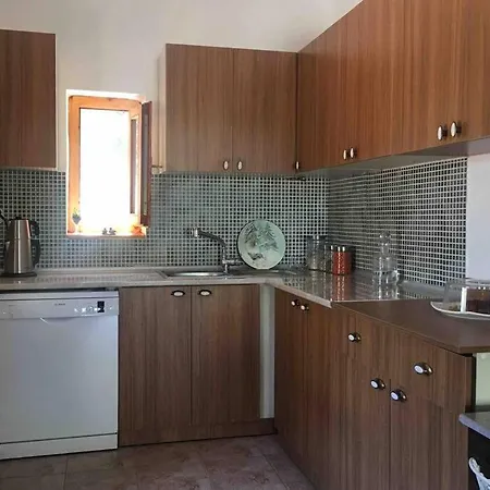 Bodrum Torba Da Tam Muestakil Bahceli Dogal Tas Ev. *